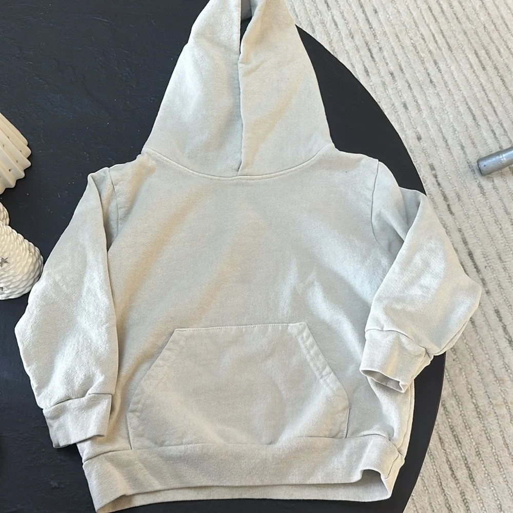 Talentless - Picture 2 of 5